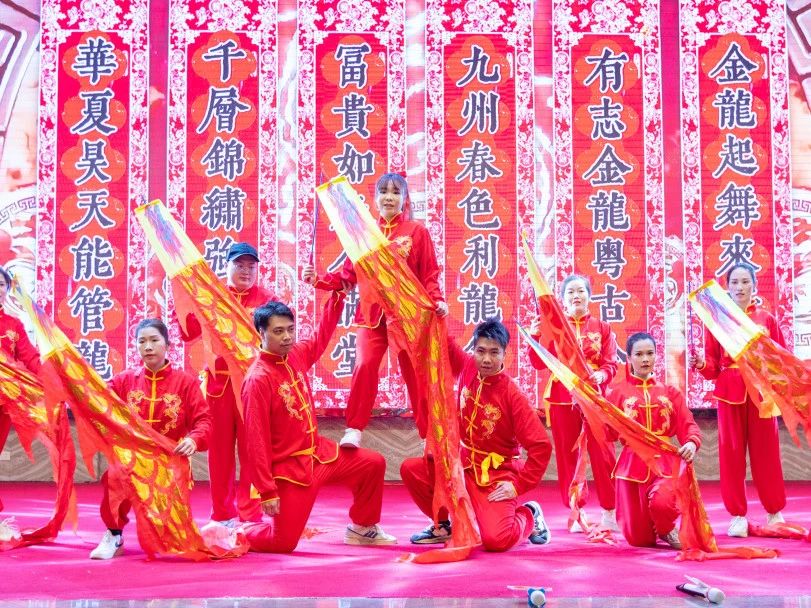 拓路前行·領(lǐng)跑未來 | 集團(tuán)2023年度總結(jié)會(huì)暨2024迎新晚會(huì)圓滿結(jié)束！(圖26)