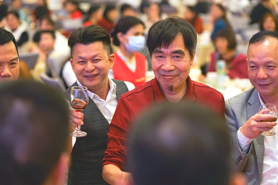 拓路前行·領(lǐng)跑未來 | 集團(tuán)2023年度總結(jié)會(huì)暨2024迎新晚會(huì)圓滿結(jié)束！(圖32)