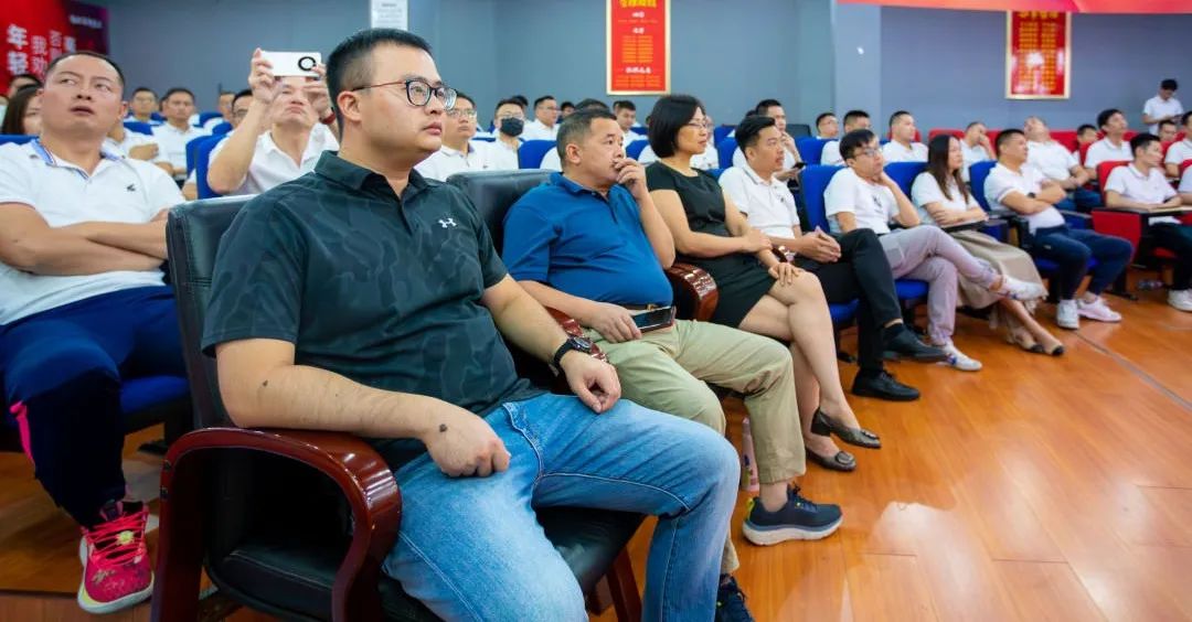 這一次，我們玩大的 | 強(qiáng)輝金九銀十無界增長營銷大會復(fù)盤會議順利舉辦(圖3)