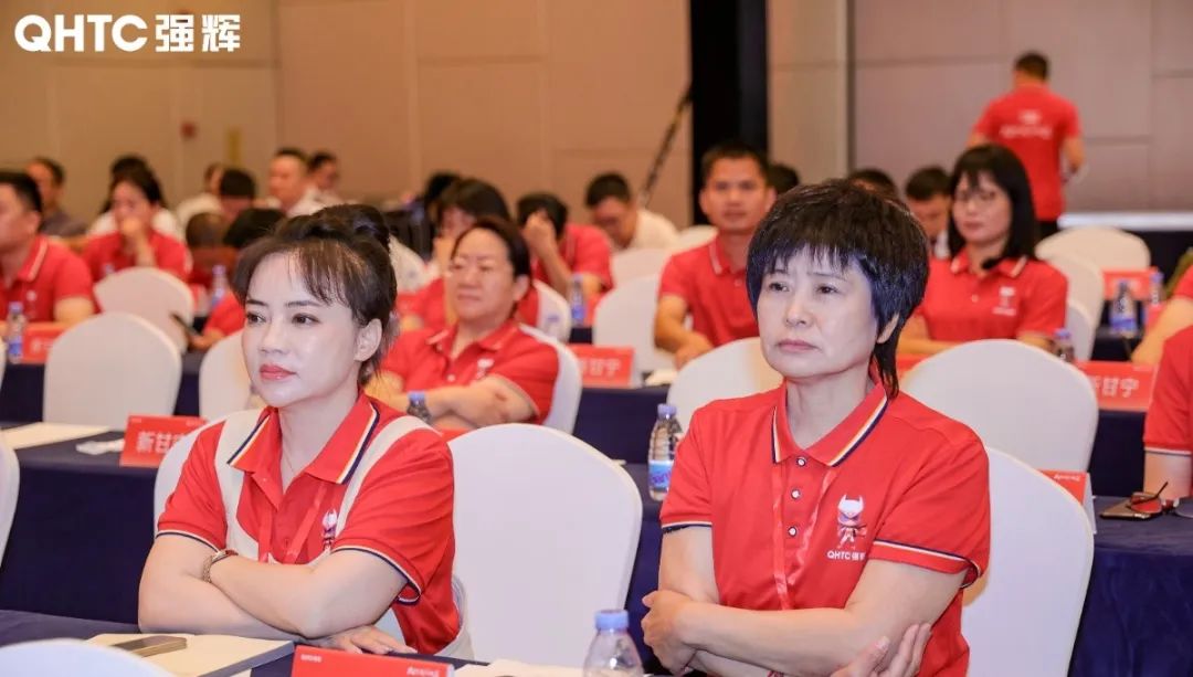 大地·大師·大宅 | 2024強(qiáng)輝精工瓷磚全國(guó)經(jīng)銷商峰會(huì)圓滿舉辦！(圖47)