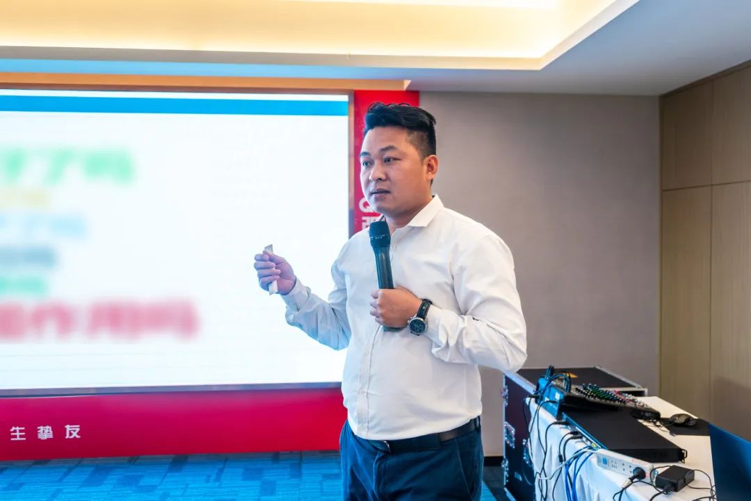 聚勢共鑒?標(biāo)桿領(lǐng)航 | 強(qiáng)輝2025區(qū)域培訓(xùn)峰會(huì)暨美學(xué)賦能行動(dòng)晉江站圓滿落幕(圖13)